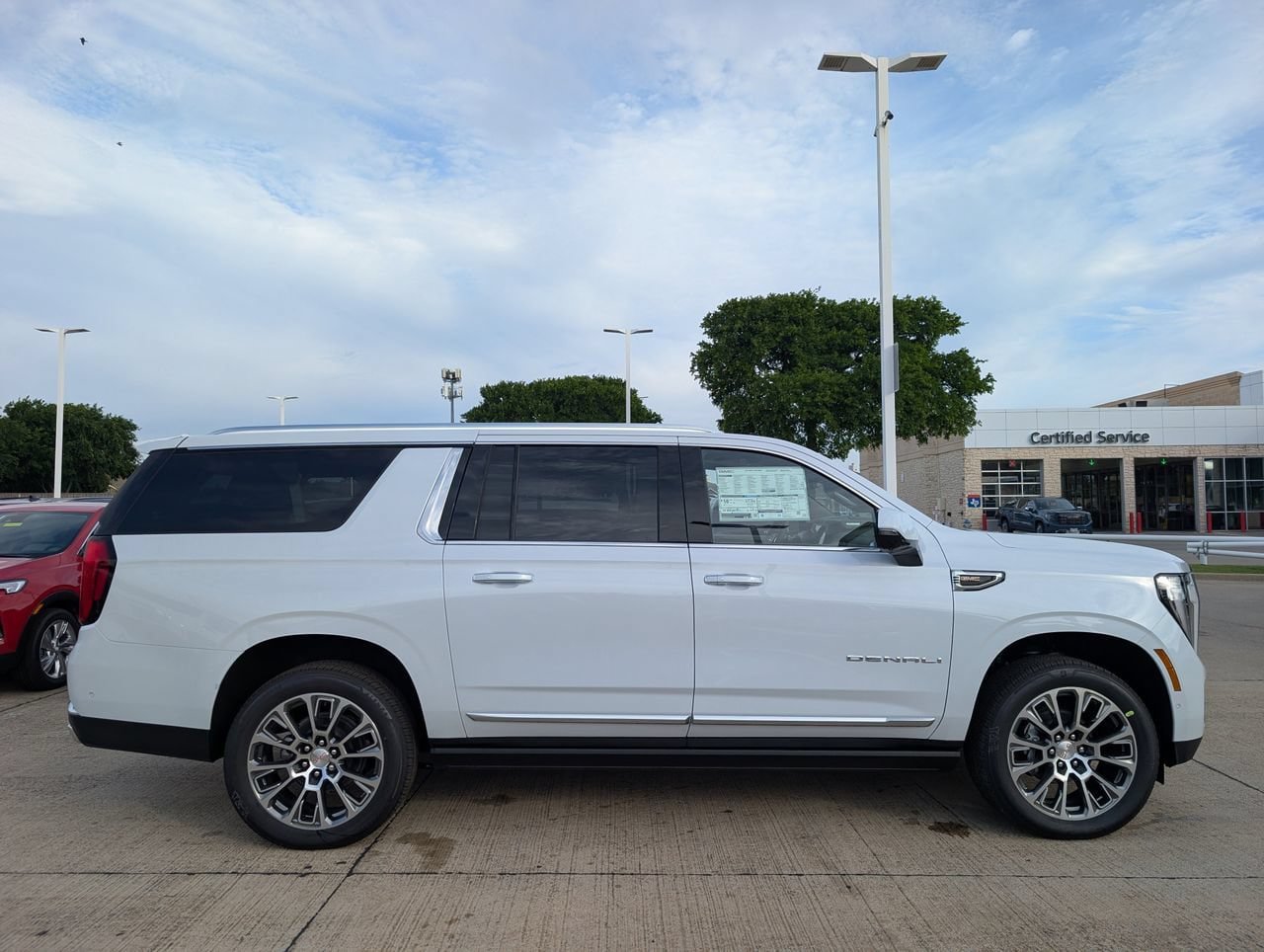 New 2026 GMC Yukon XL Denali w/ Denali Reserve Package AWD/4WD image 3