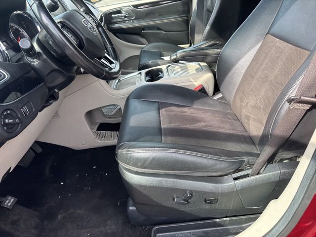 Used 2020 Dodge Grand Caravan SXT image 18