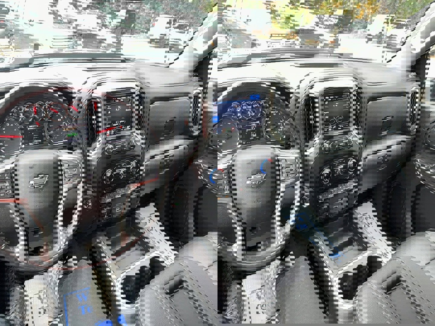 Used 2022 Chevrolet Silverado 2500 LTZ w/ LTZ Plus Package image 16