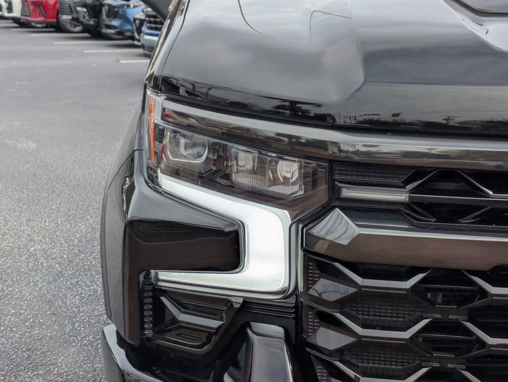 Used 2025 Chevrolet Silverado 1500 ZR2 image 10