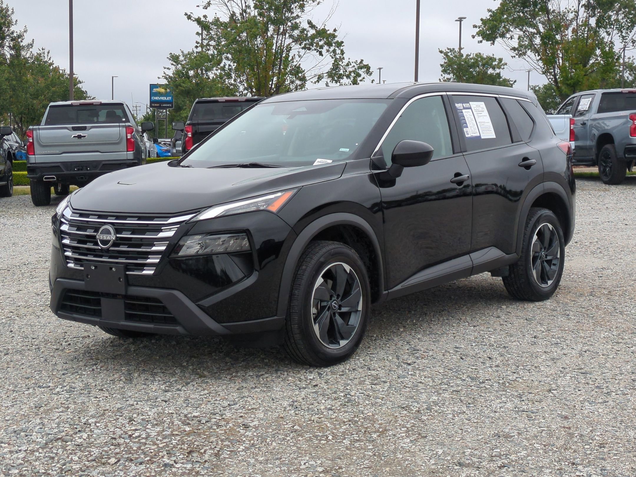 Used 2024 Nissan Rogue SV AWD/4WD image 5