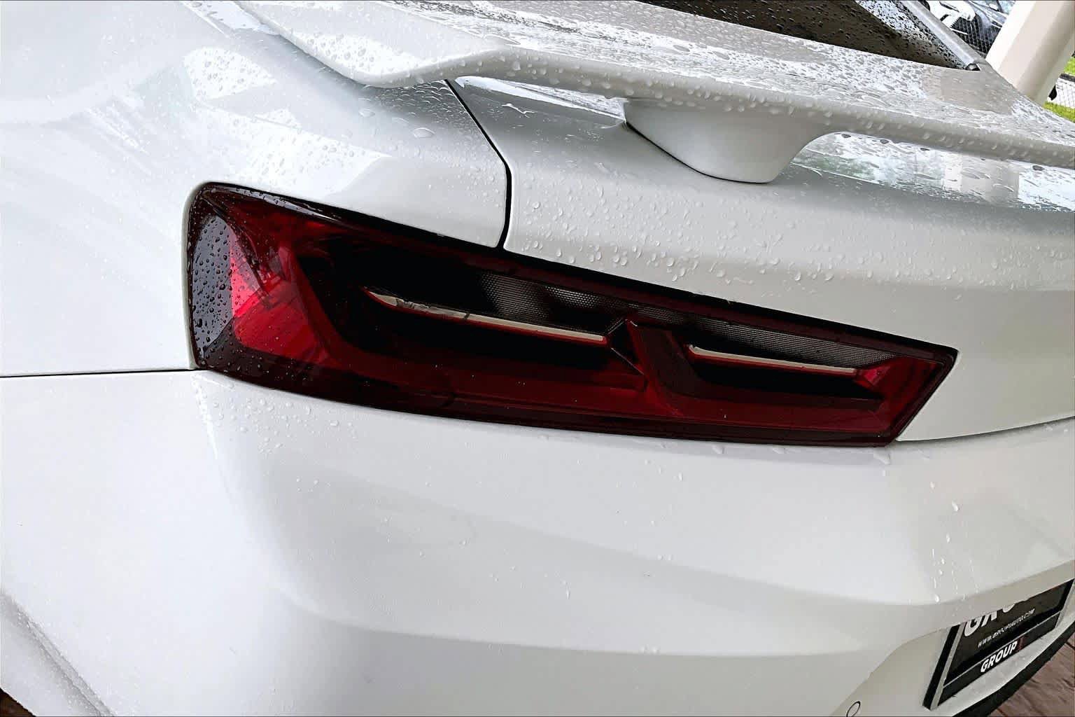 Used 2018 Chevrolet Camaro SS RWD image 27