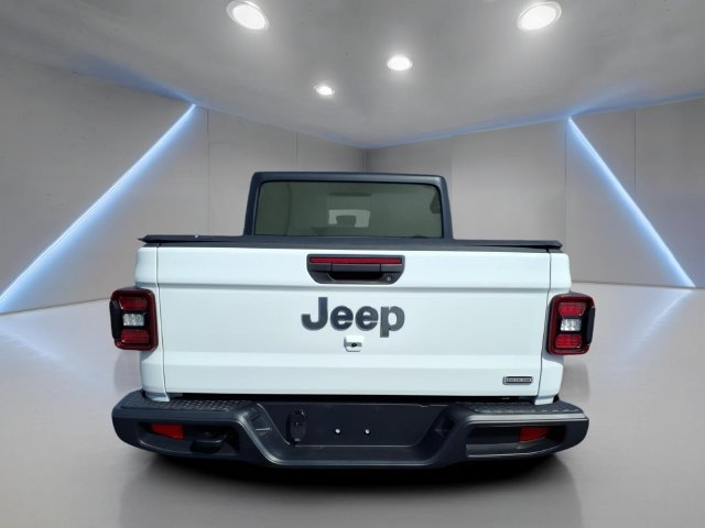 Used 2022 Jeep Gladiator Overland w/ LED Lighting Group AWD/4WD image 23