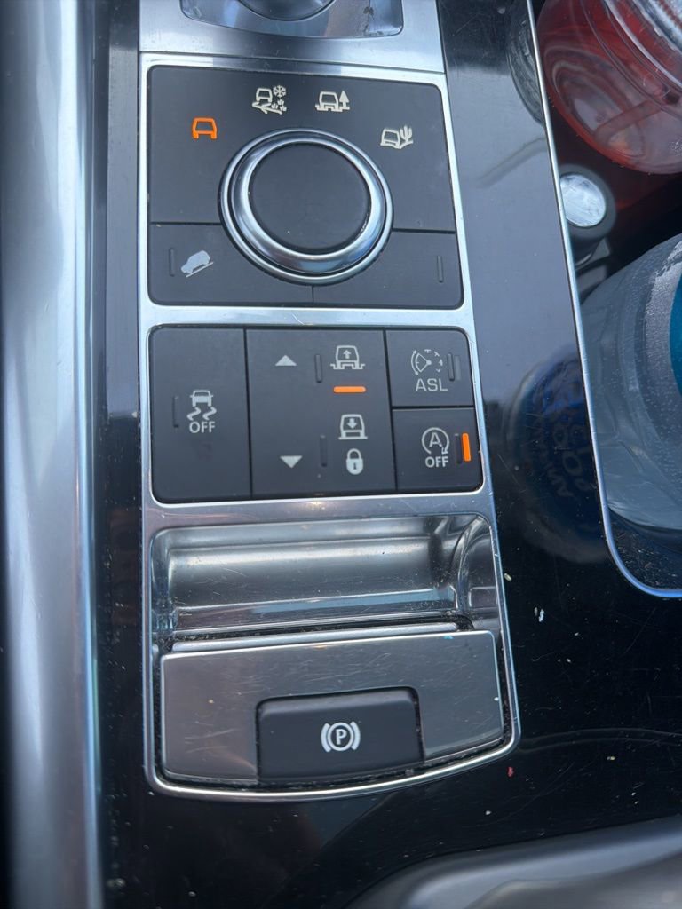 Used 2016 Land Rover Range Rover Sport HSE image 9