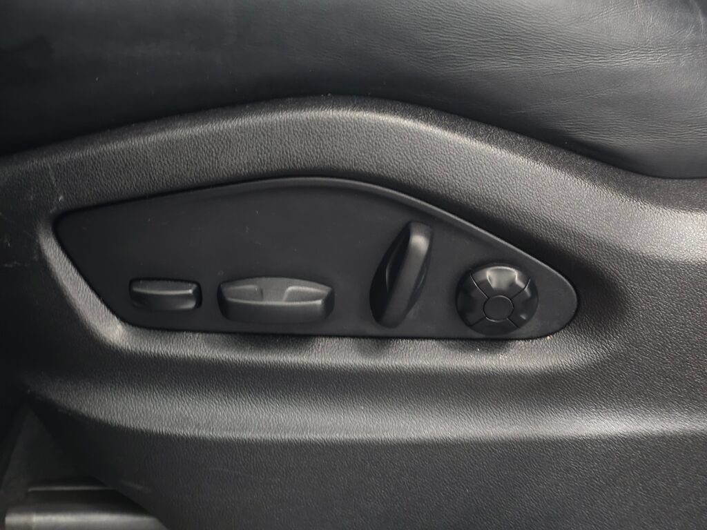 Certified 2023 Porsche Cayenne Platinum Edition AWD/4WD image 38