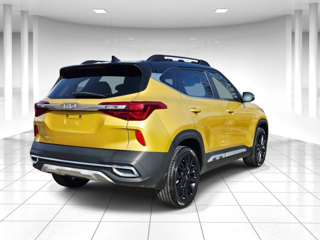 Used 2023 Kia Seltos Nightfall Edition image 3