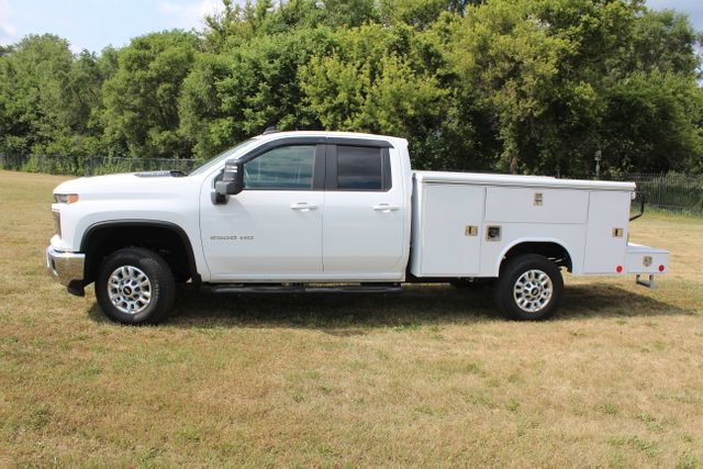 Used 2024 Chevrolet Silverado 2500 LT AWD/4WD image 3