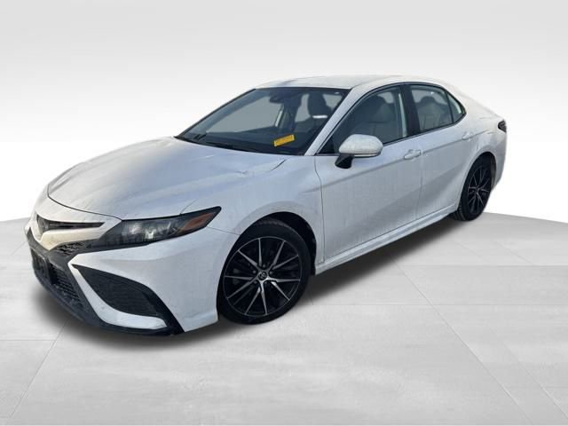 Used 2022 Toyota Camry SE