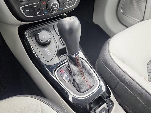 Used 2018 Jeep Compass Limited image 27