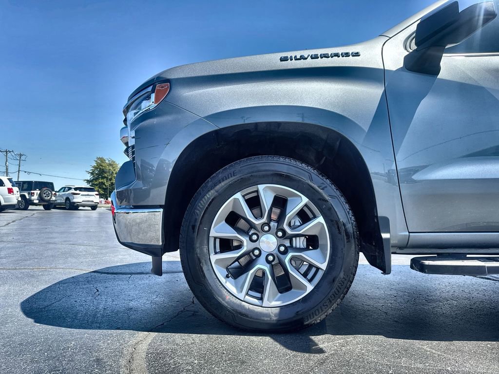 Used 2023 Chevrolet Silverado 1500 LT AWD/4WD image 10