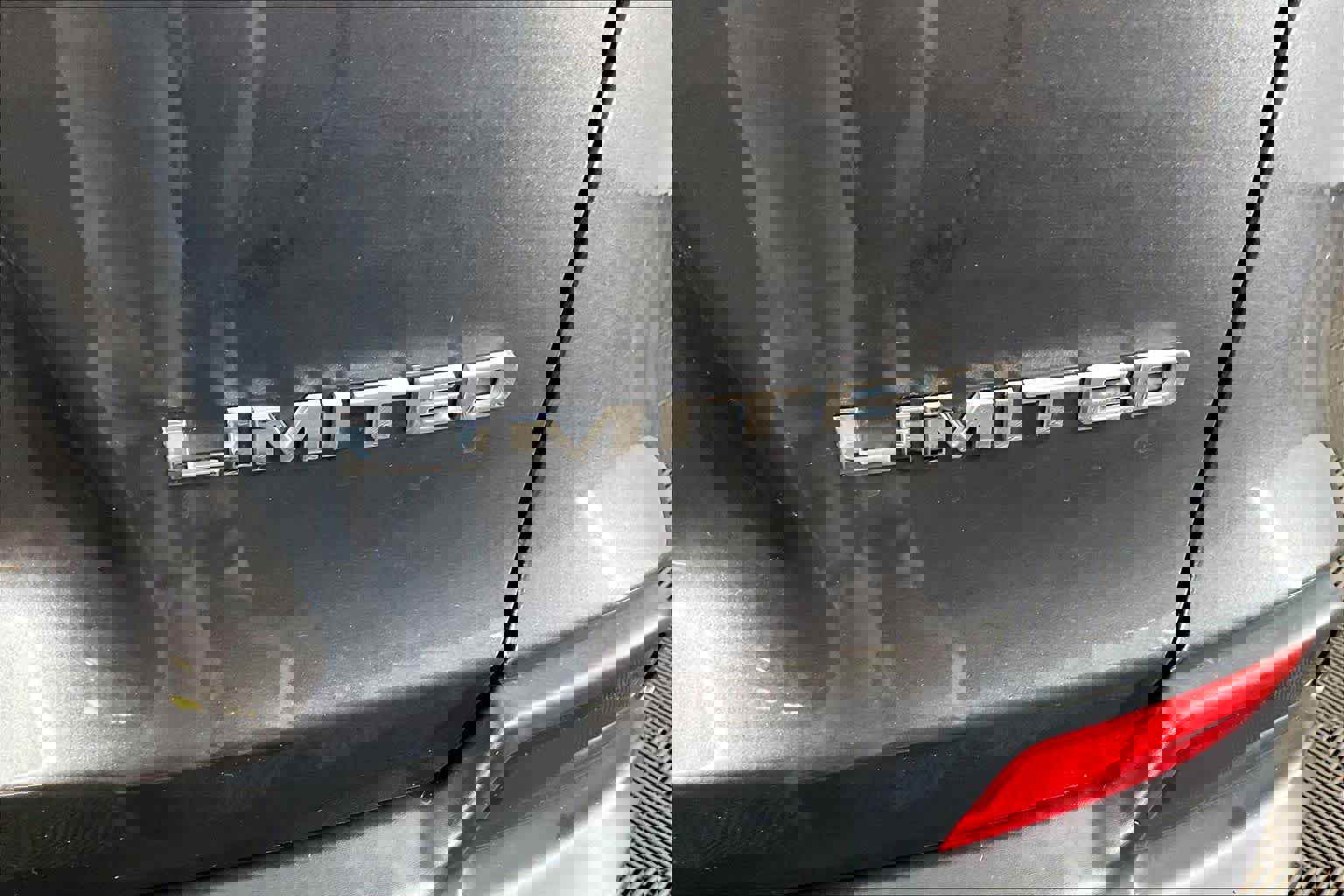 Used 2019 Jeep Cherokee Limited w/ Technology Group AWD/4WD image 10