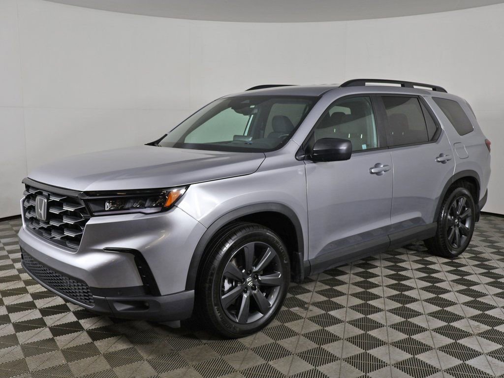Used 2025 Honda Pilot Sport image 8