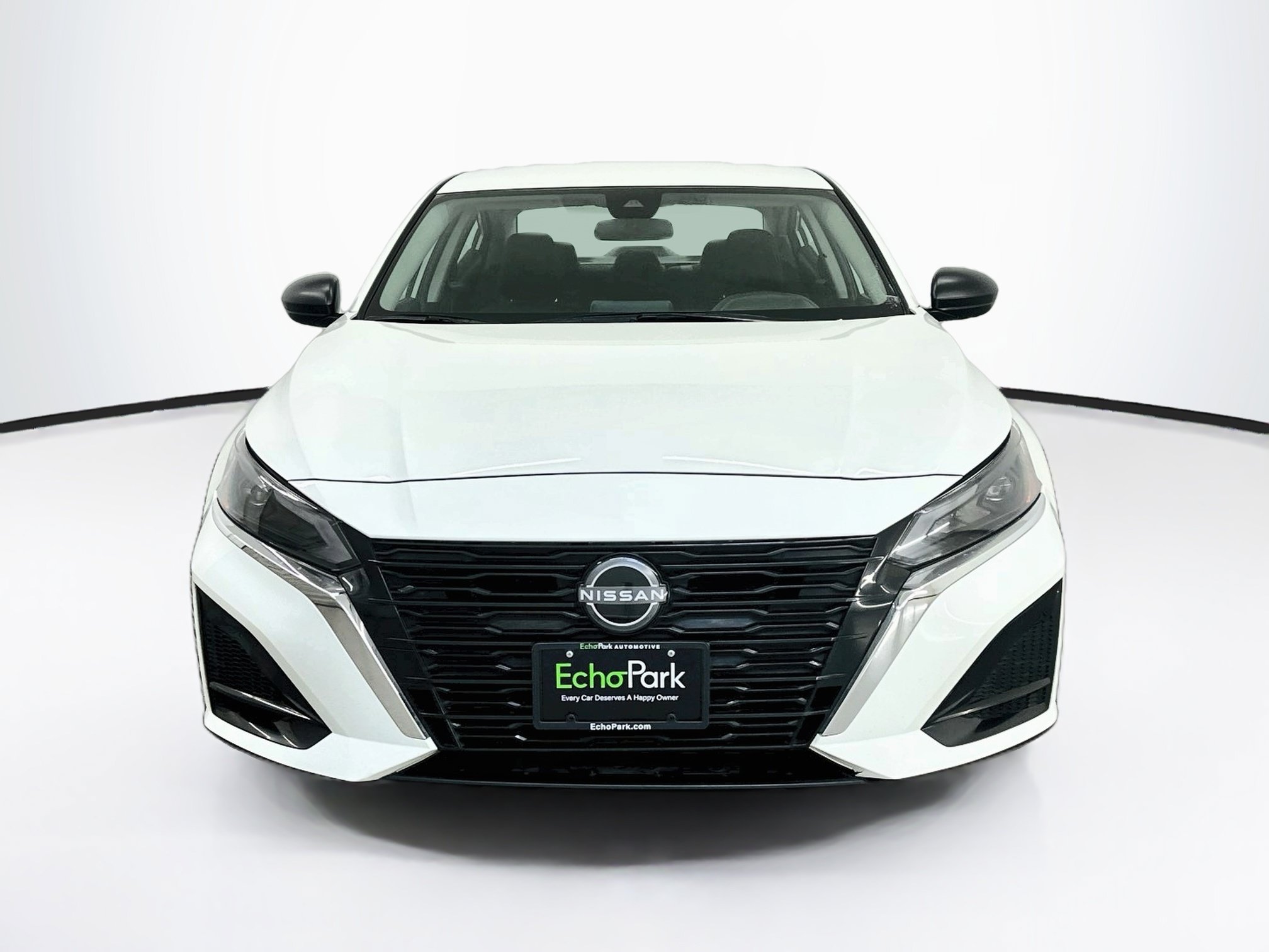 Used 2025 Nissan Altima 2.5 SV FWD image 2