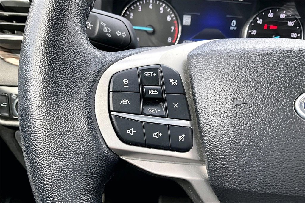 Used 2023 Ford Explorer Limited image 16