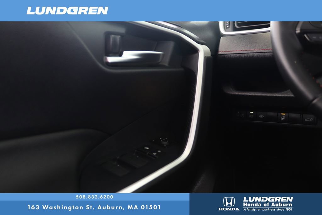 Used 2024 Toyota RAV4 SE w/ Weather & Moonroof Package image 27