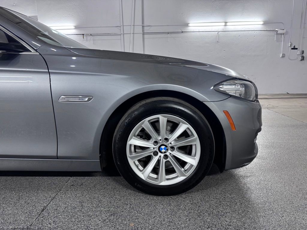 Used 2014 BMW 528i xDrive Sedan AWD/4WD image 4