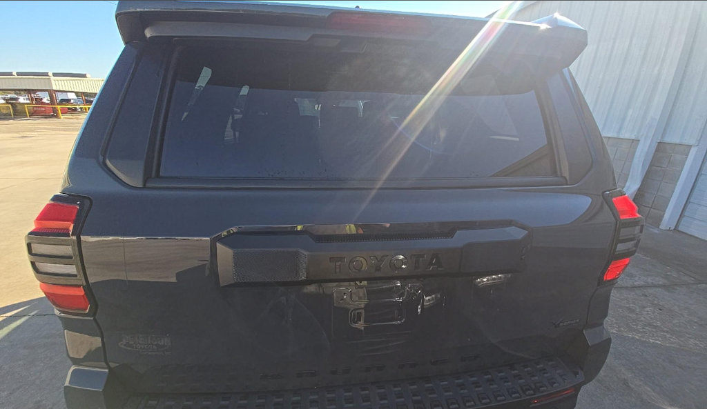 Used 2025 Toyota 4Runner SR5 AWD/4WD image 6