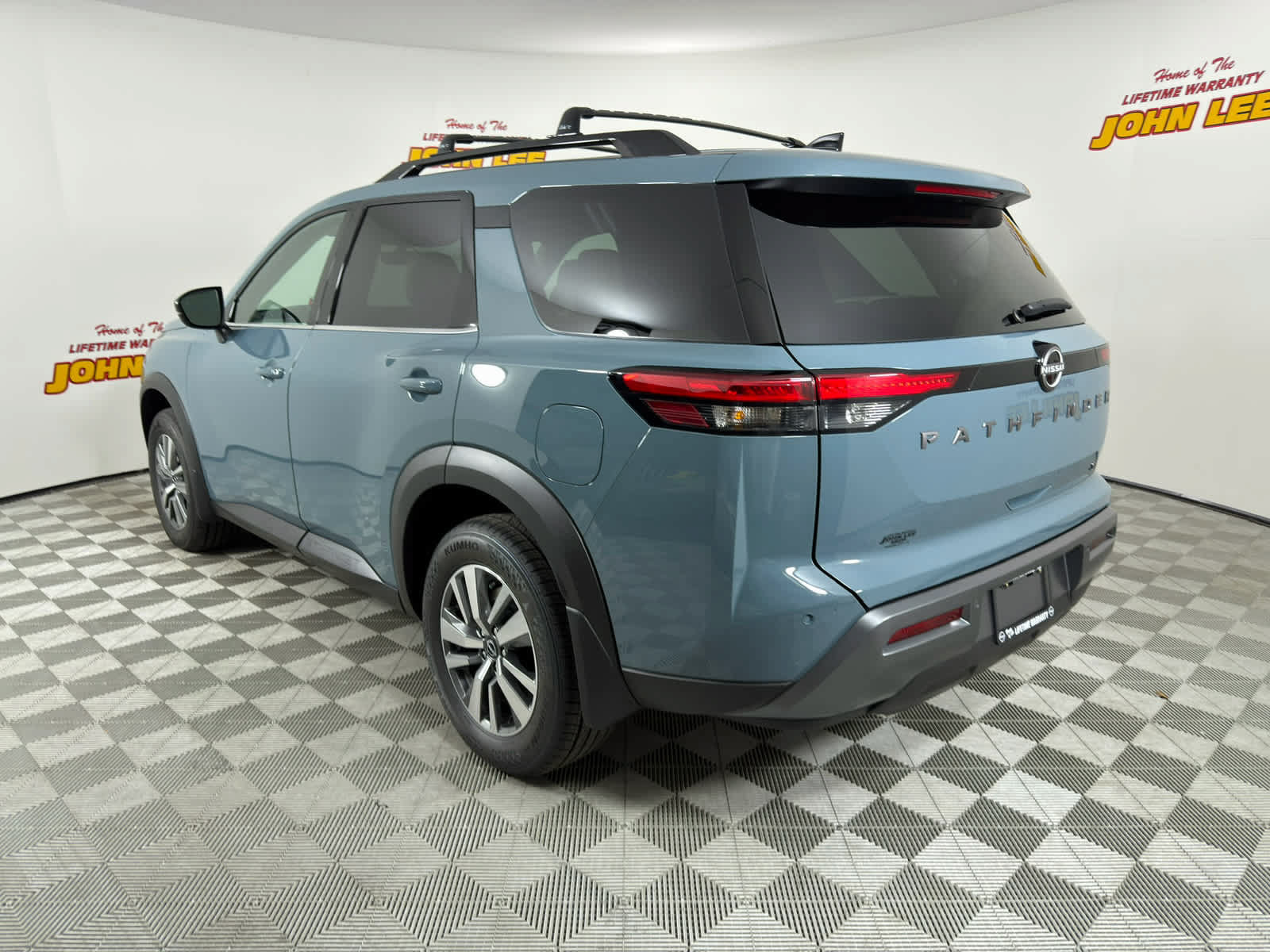 New 2026 Nissan Pathfinder SL FWD image 3