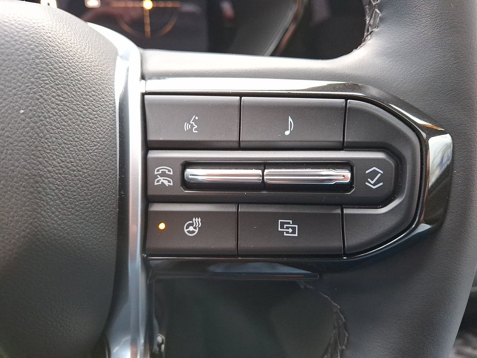 Used 2024 Chevrolet Colorado ZR2 w/ ZR2 Bison Edition image 24