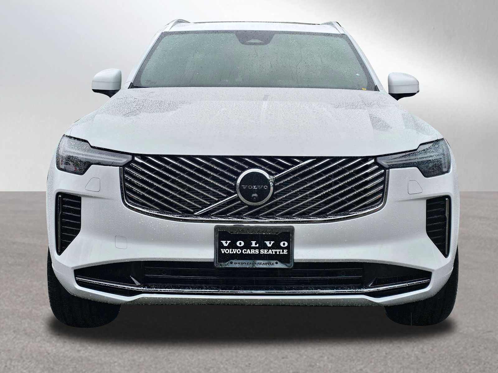 New 2026 Volvo XC90 B6 Plus w/ Protection Package Premier image 2