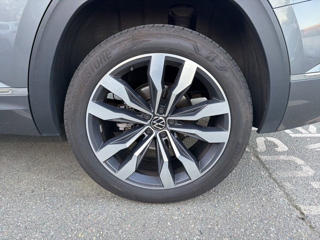 Used 2022 Volkswagen Atlas SEL Premium image 9