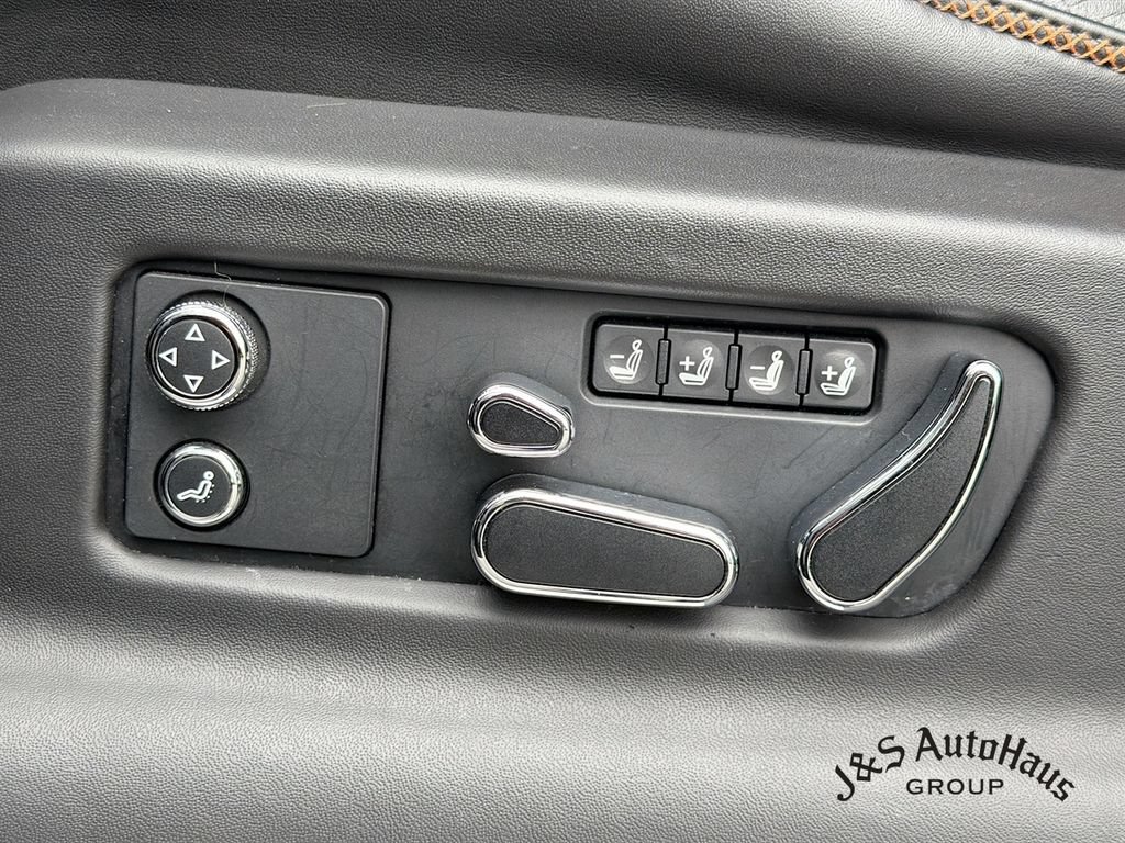 Used 2022 Bentley Bentayga AWD/4WD image 40