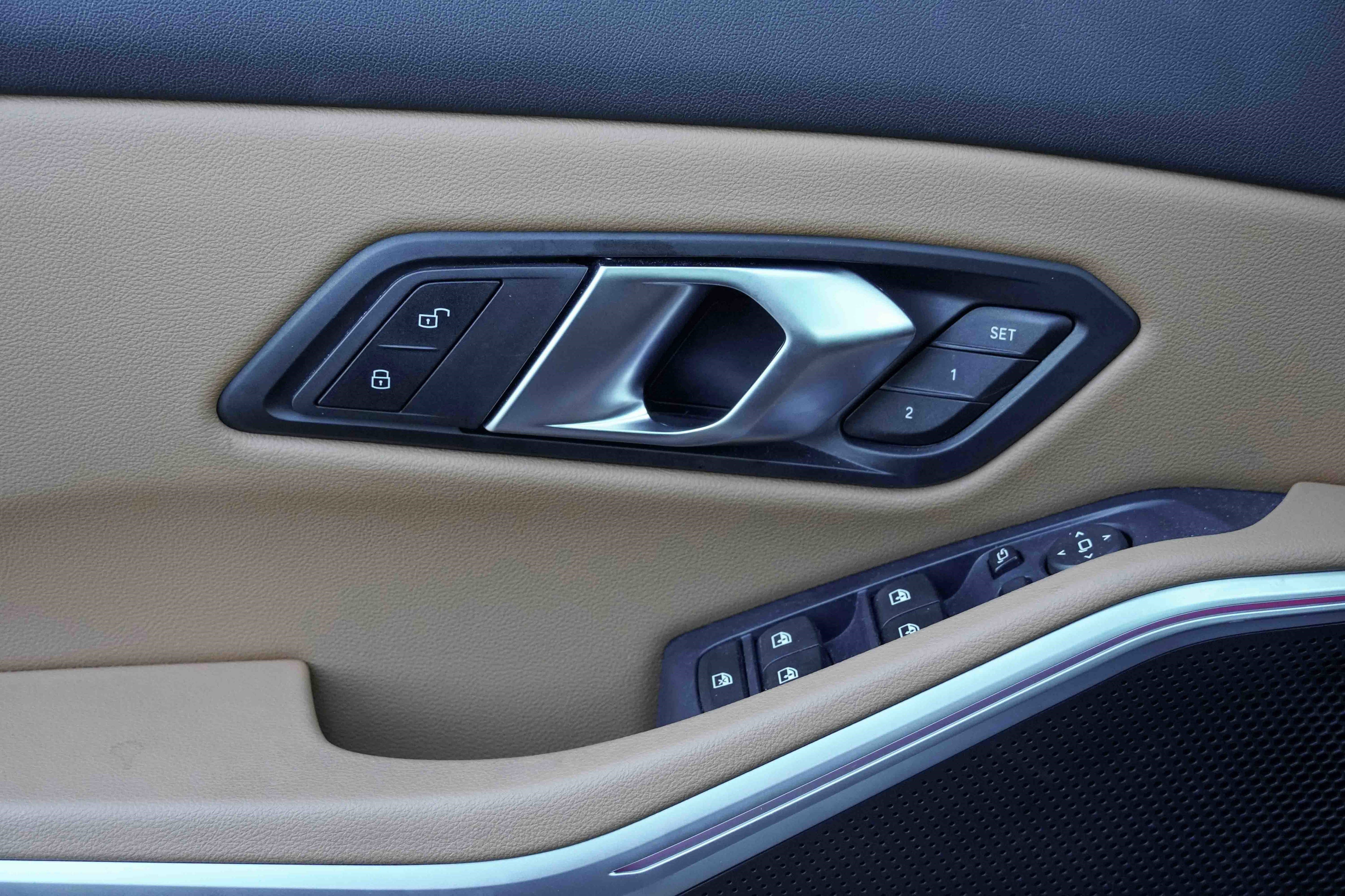 Used 2024 BMW 330i Sedan w/ Convenience Package image 16