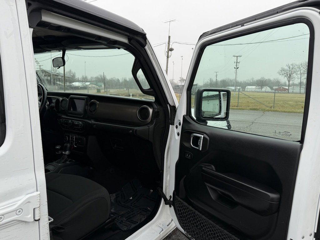 Used 2021 Jeep Gladiator Sport image 19