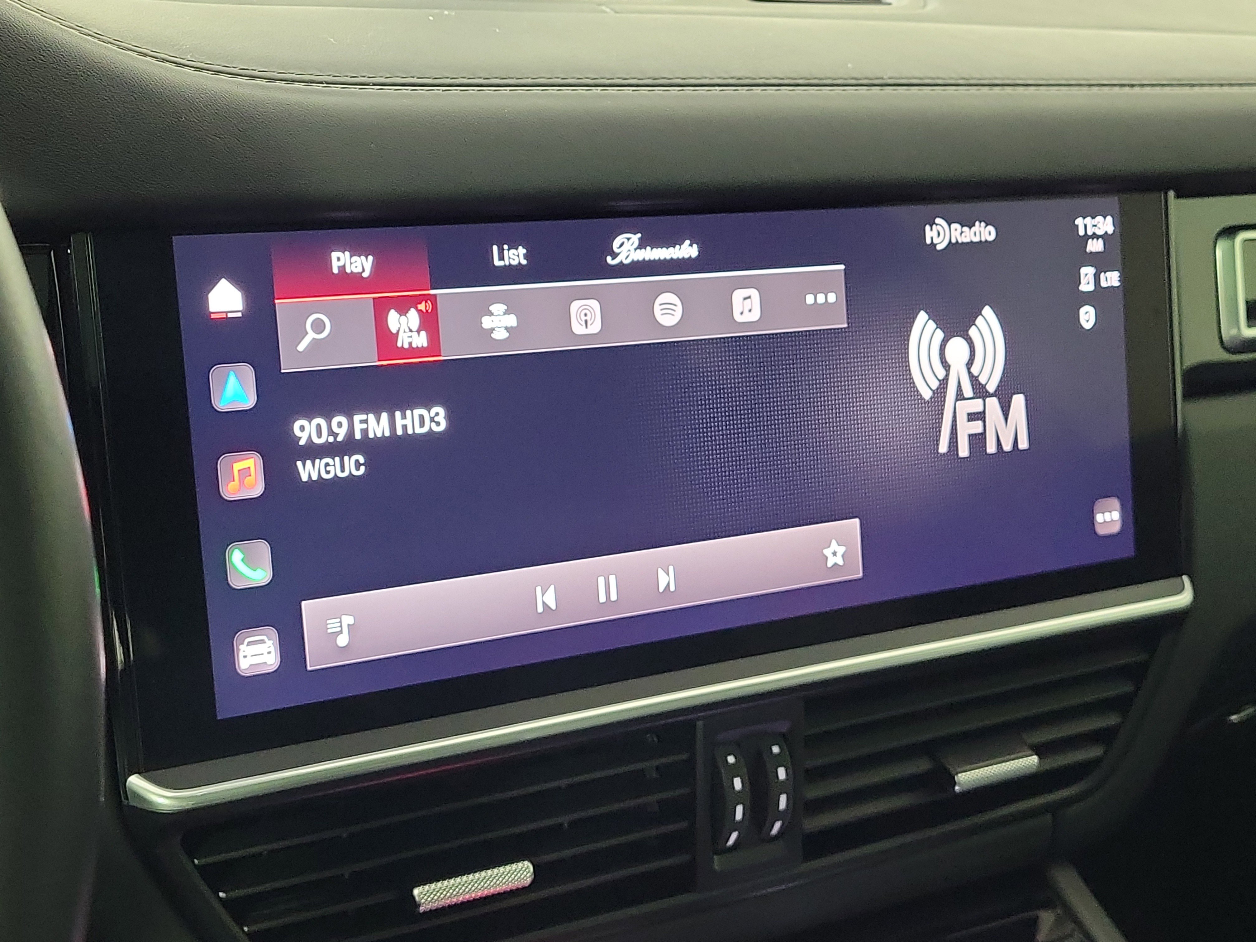 Used 2022 Porsche Cayenne Turbo S image 17