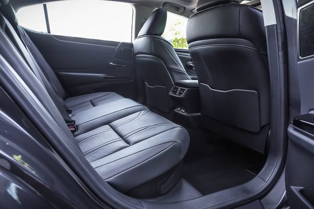 Certified 2025 Lexus ES 300h w/ Luxury Package FWD image 22