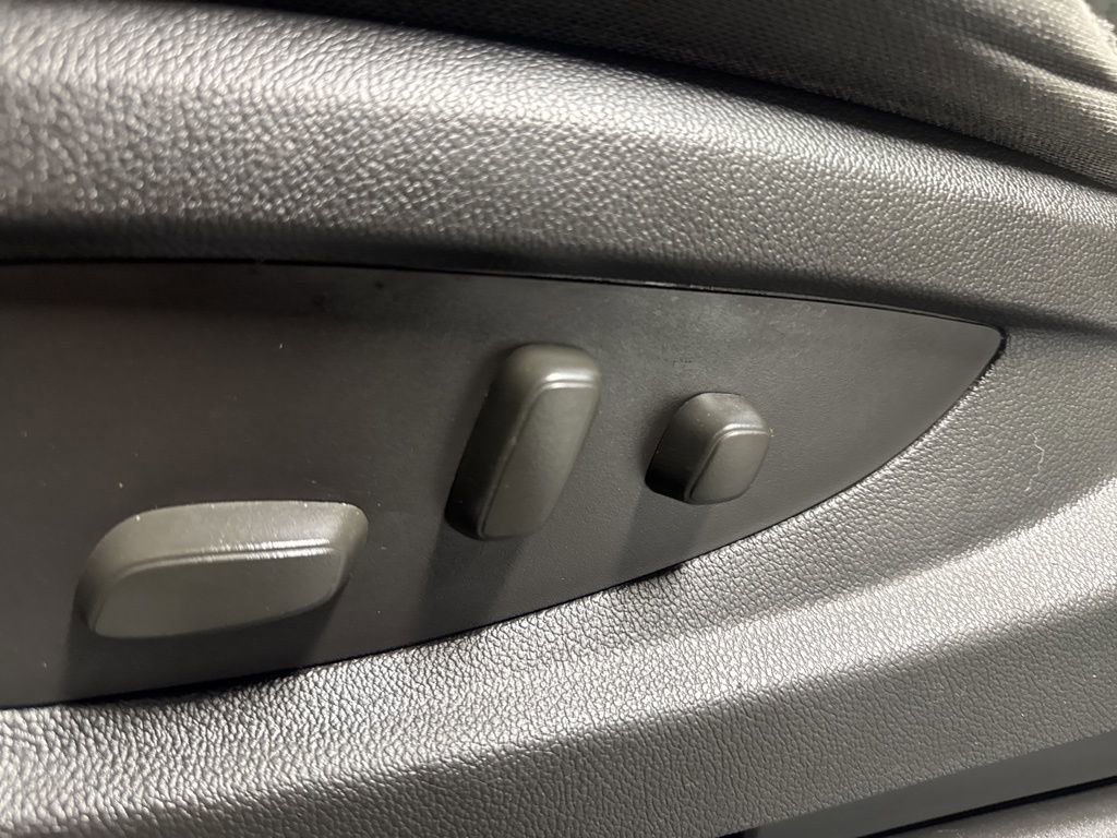 Used 2016 GMC Yukon SLE image 10