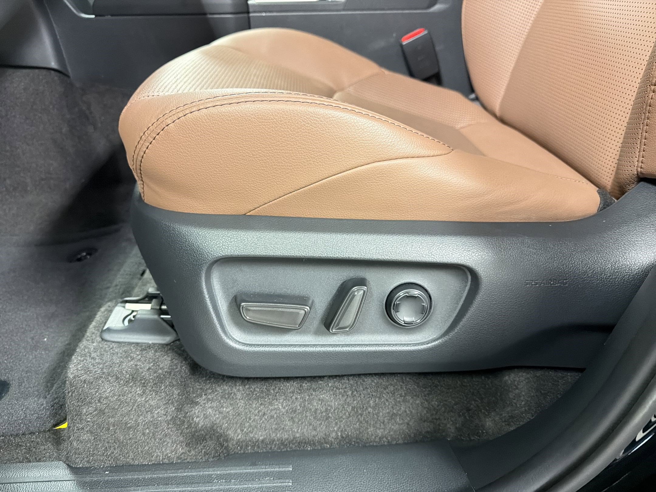 Used 2025 Toyota 4Runner Limited image 13