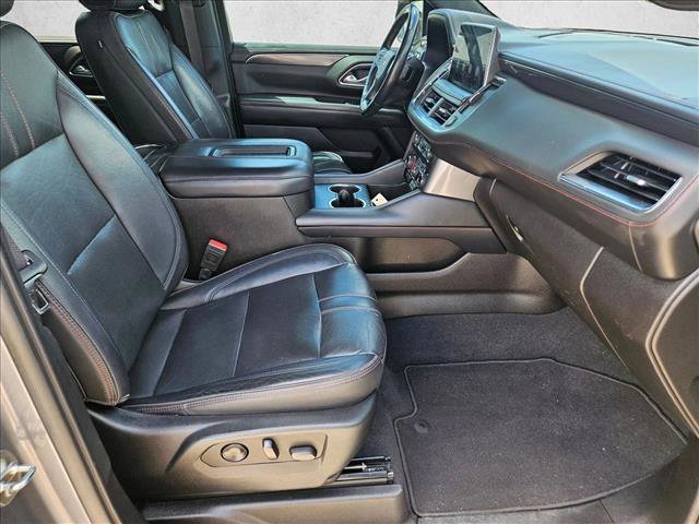 Used 2021 Chevrolet Suburban RST w/ Luxury Package image 17