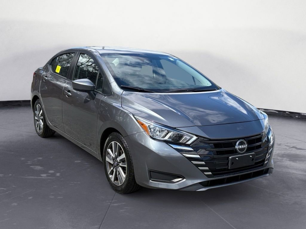 Used 2023 Nissan Versa SV image 7