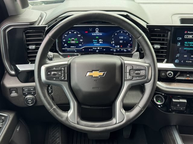 Used 2023 Chevrolet Silverado 1500 LTZ AWD/4WD image 15