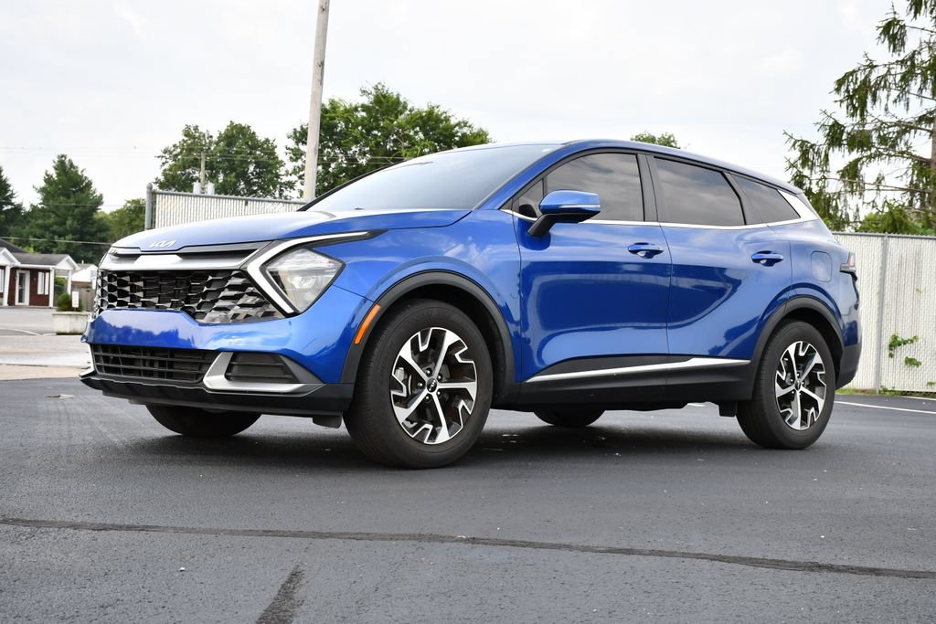 Used 2023 Kia Sportage EX FWD image 3