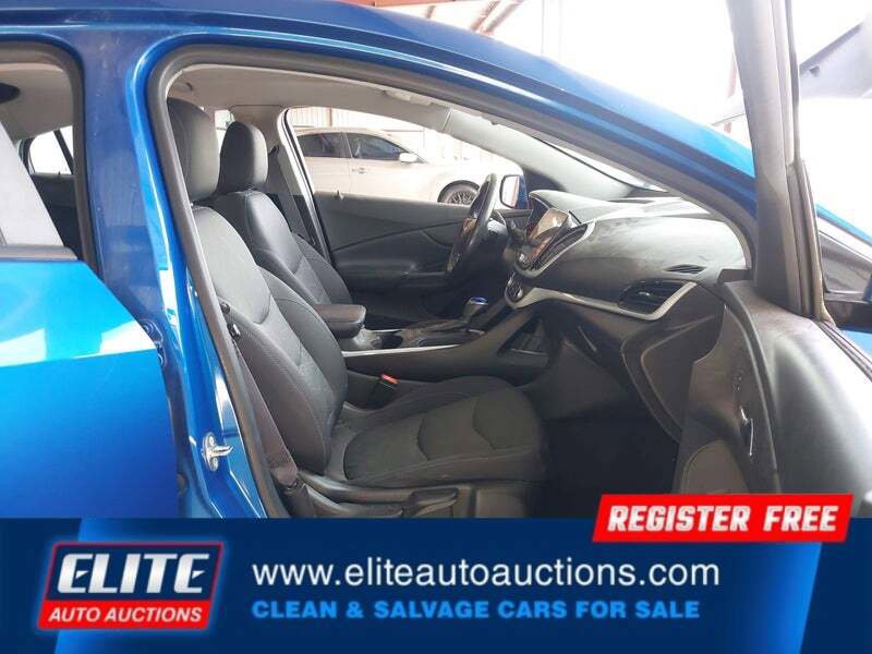 Used 2017 Chevrolet Volt LT w/ Comfort Package FWD image 10