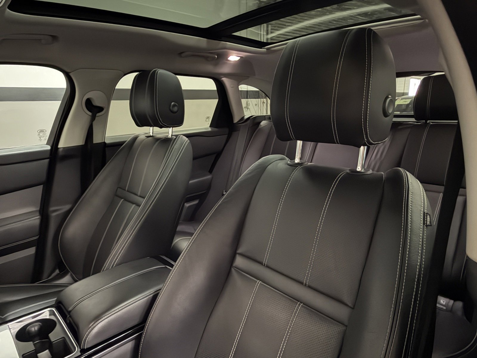 Used 2019 Land Rover Range Rover Velar S image 24