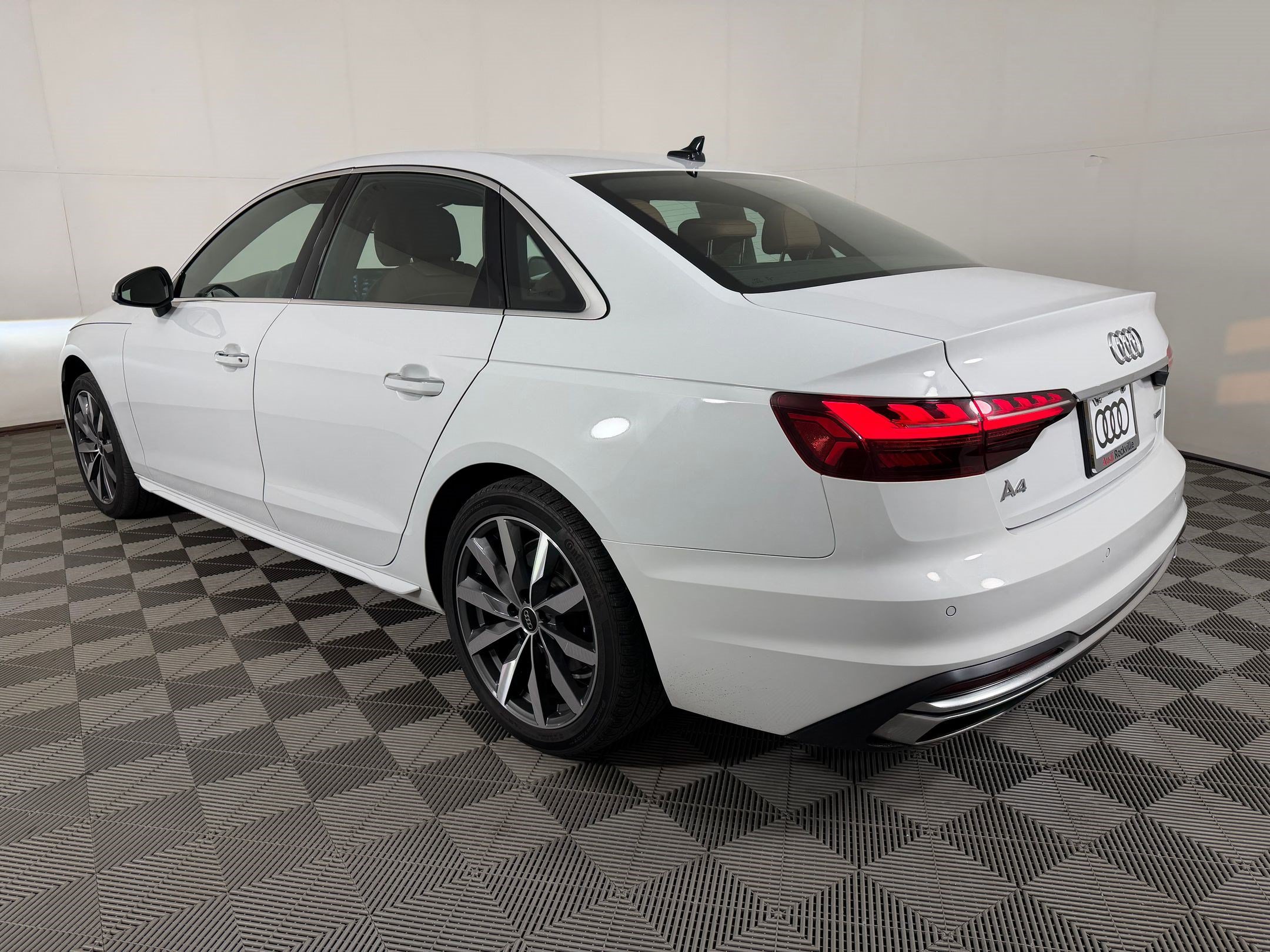 Used 2023 Audi A4 2.0T Premium Plus w/ Premium Plus Package AWD/4WD image 3