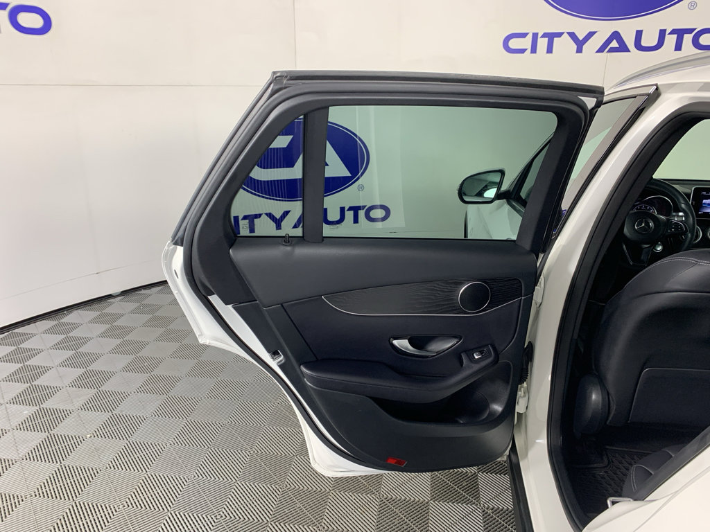 Used 2018 Mercedes-Benz GLC 300 image 32