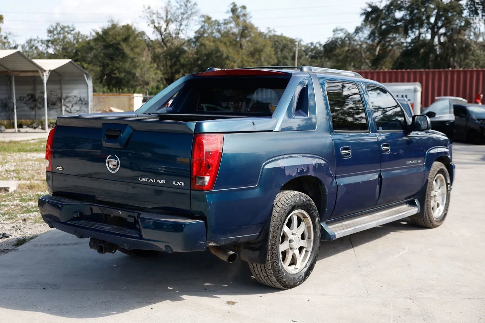 Used 2005 Cadillac Escalade EXT image 6