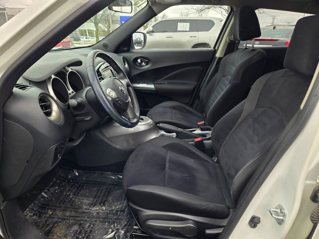 Used 2015 Nissan Juke SV w/ Technology Package image 18