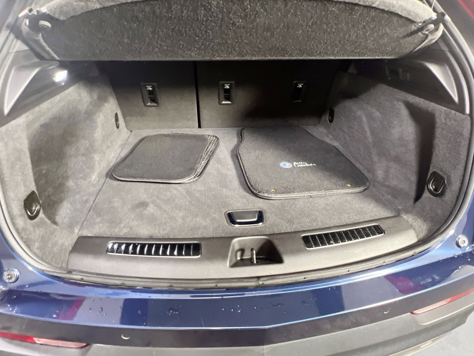 Used 2019 Cadillac XT4 Premium Luxury w/ Technology Package image 25