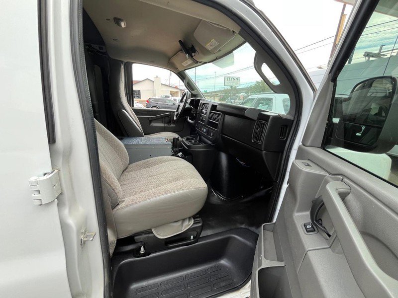 Used 2016 Chevrolet Express 2500 RWD 2500 135" image 6