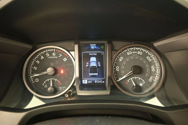 Used 2020 Toyota Tacoma TRD Sport AWD/4WD image 11