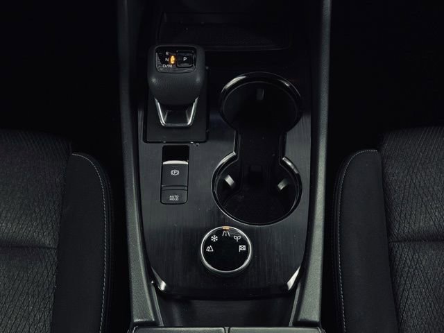 Used 2024 Nissan Rogue SV image 29