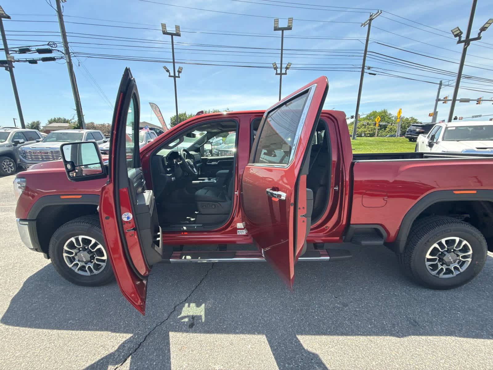 New 2026 GMC Sierra 2500 SLT w/ SLT Premium Package AWD/4WD image 31