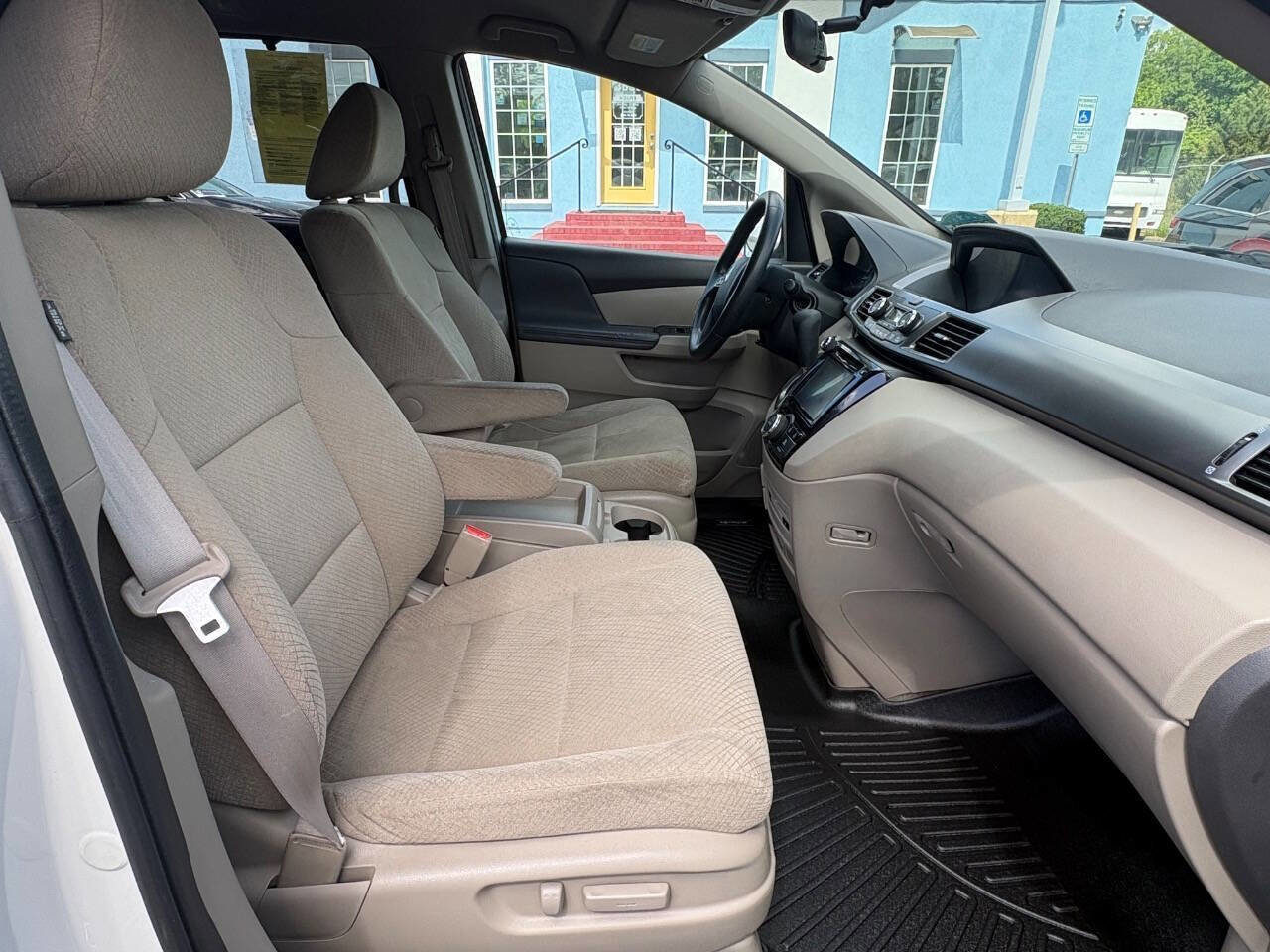Used 2016 Honda Odyssey SE image 24