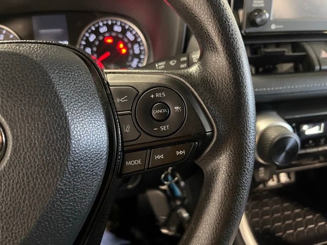 Used 2021 Toyota RAV4 LE image 25