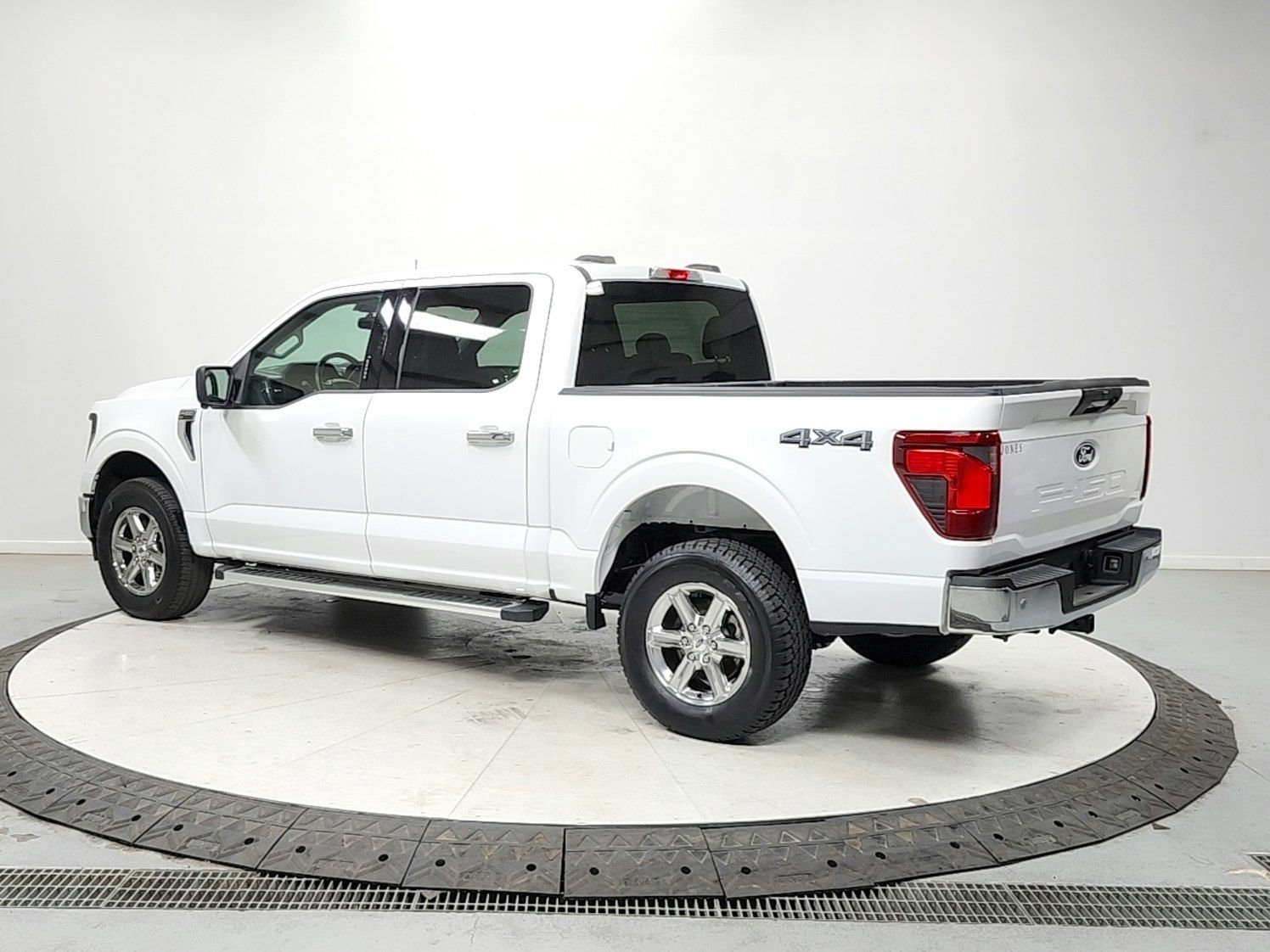 Used 2024 Ford F150 XLT w/ Mobile Office Package image 5